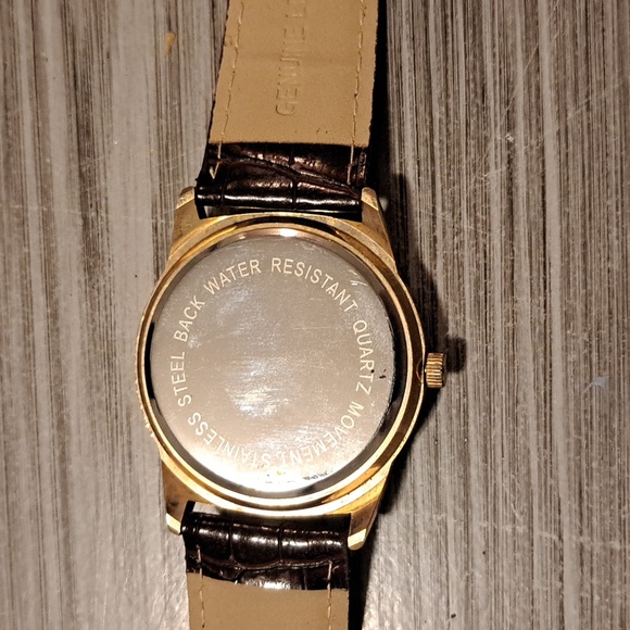 Watch - Picture 4 of 4